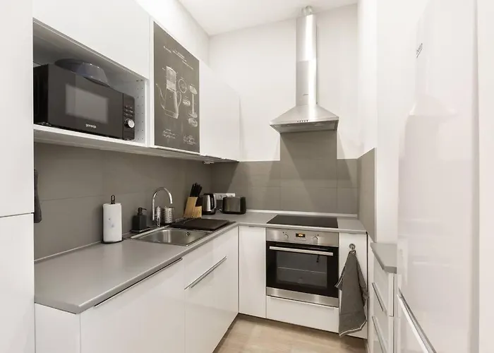 & Coffee By Nw * بودابست